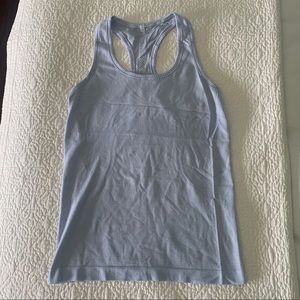 Lululemon top